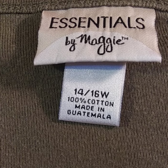Essentials by maggie t shirt - Picture 2 of 3